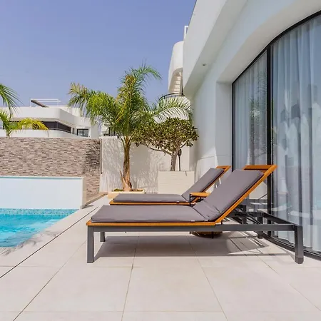ヴィラ Stylish 2018,pool,3b.r.wifi,netflix