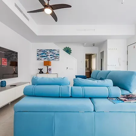 ヴィラ Stylish 2018,pool,3b.r.wifi,netflix San Fulgencio